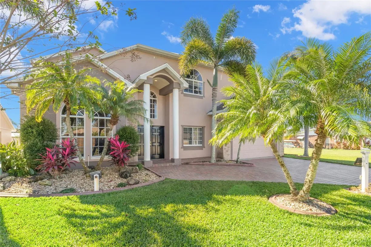 Sarasota/St. Petersburg Real Estate | View 41 CYPRESS DRIVE | 5 Beds, 2 Baths