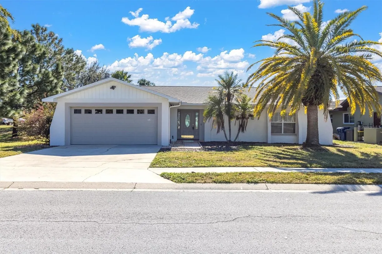 Sarasota/St. Petersburg Real Estate | View 7218 BOX ELDER DRIVE | 2 Beds, 2 Baths