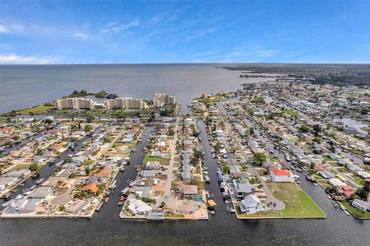 Sarasota/St. Petersburg Real Estate | View  | 3 Beds, 2 Baths