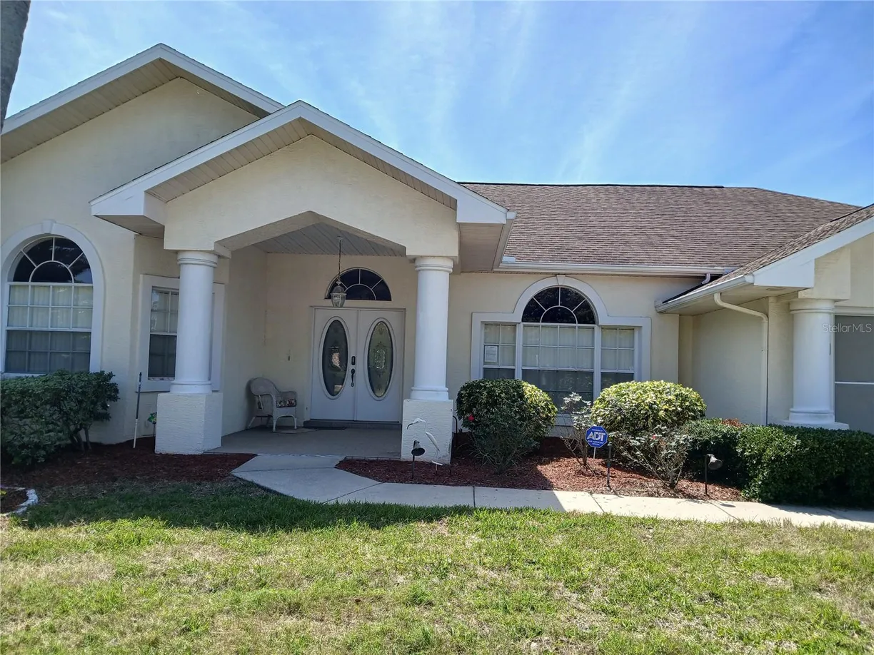 Sarasota/St. Petersburg Real Estate | View 8630 CORAL CREEK LOOP | 3 Beds, 2 Baths