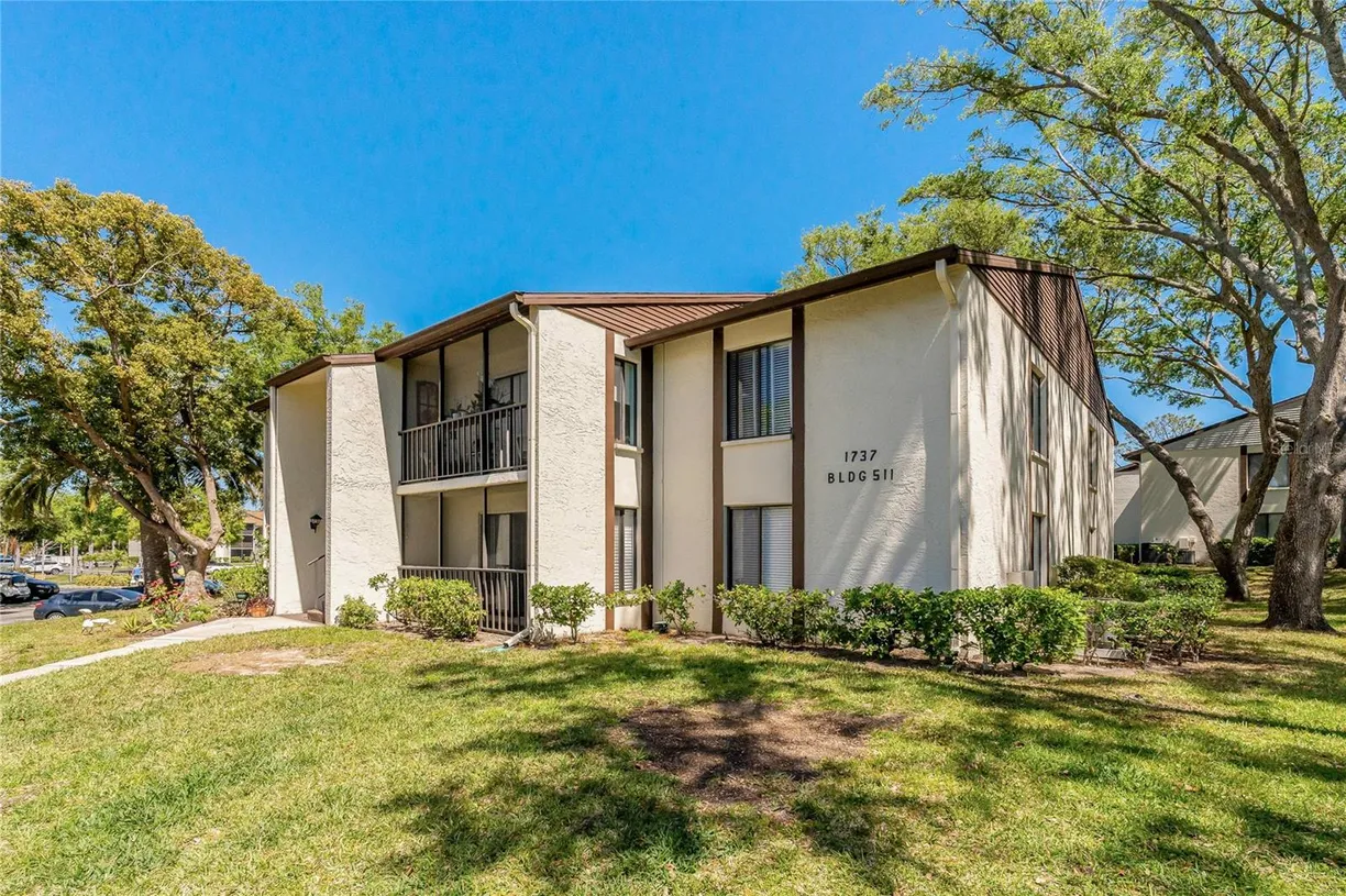 Sarasota/St. Petersburg Real Estate | View 1737 PINE RIDGE WAY, B-1 | Listing
