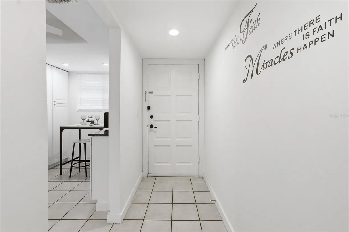 6340 NEWTOWN CIRCLE #40A2, TAMPA, FL 33615 Property for sale