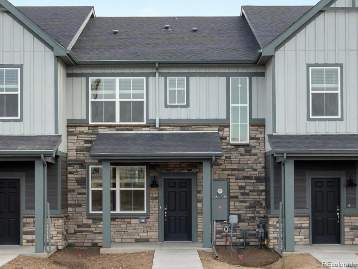 Denver Real Estate | View 1622 Riverplace Drive, 3 | 3 Beds, 2 Baths