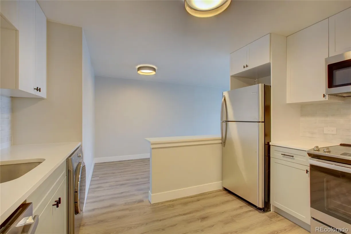 Denver Real Estate | View 30 S Emerson Street, 403 | 1 Bed, 1 Bath