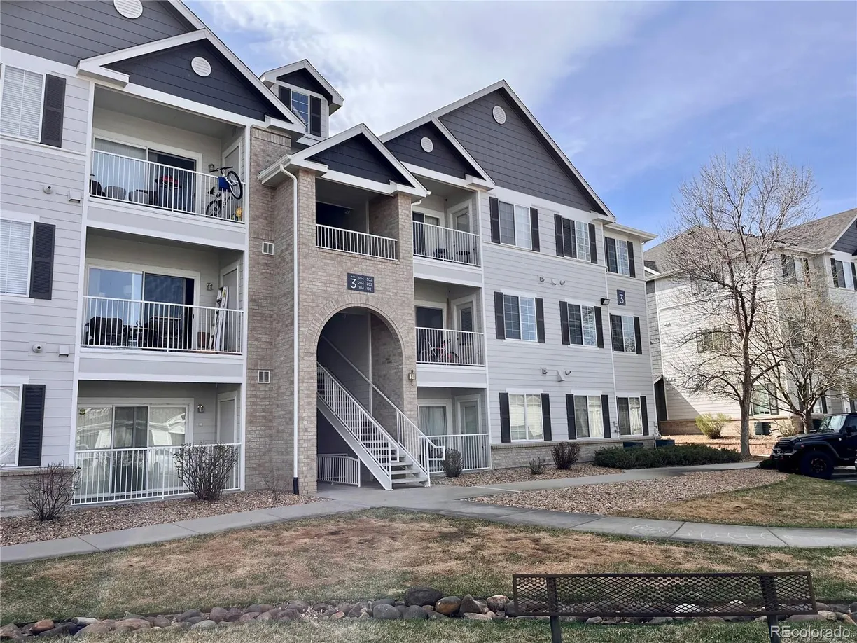 Denver Real Estate | View 15700 E Jamison Drive, 3-202 | 3 Beds, 2 Baths