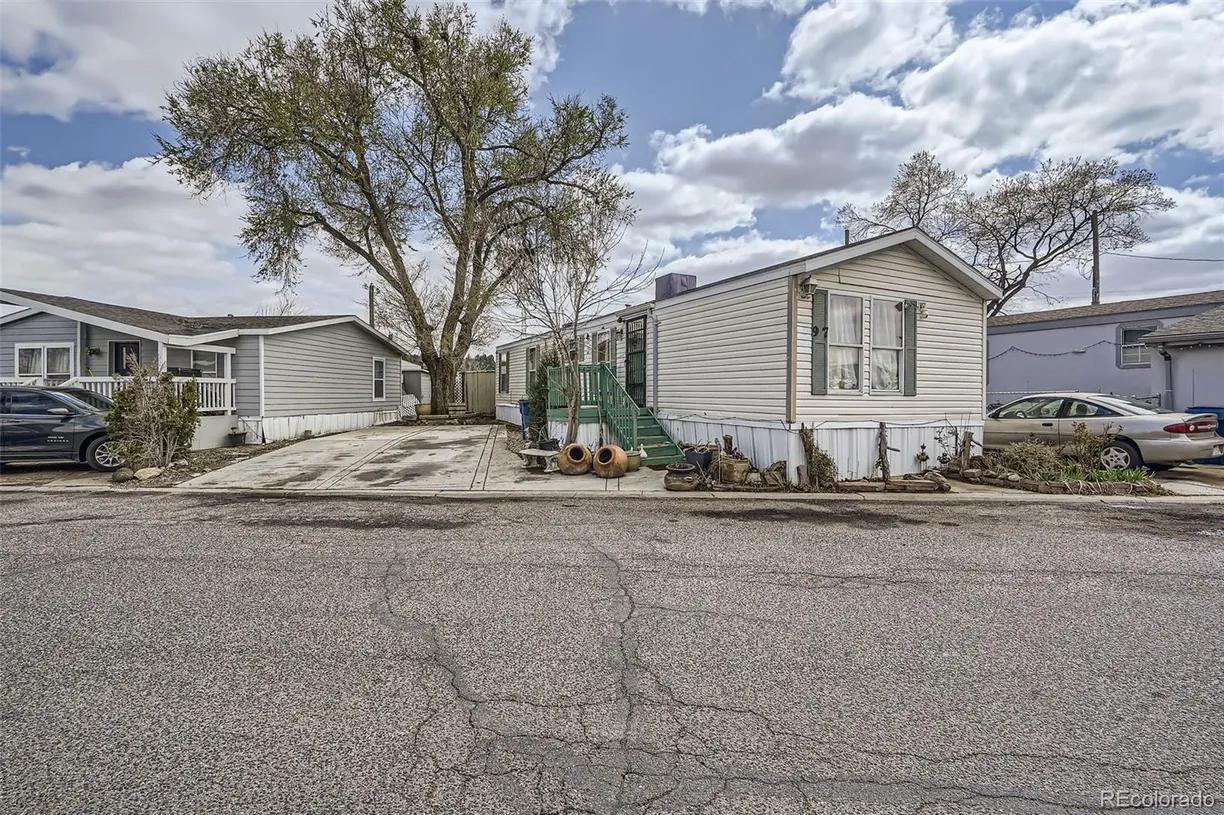 Denver Real Estate | View 5305 Sheridan Boulevard | 3 Beds, 2 Baths