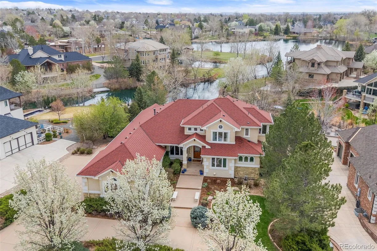 Denver Real Estate | View 16 Blue Heron Drive | 3 Beds, 3 Baths