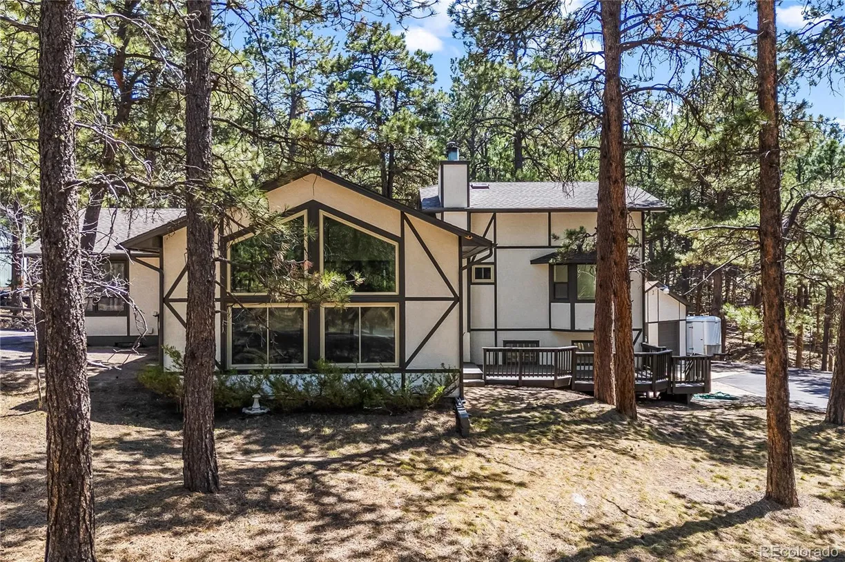 Denver Real Estate | View 3815 Highview Drive | 6 Beds, 4 Baths