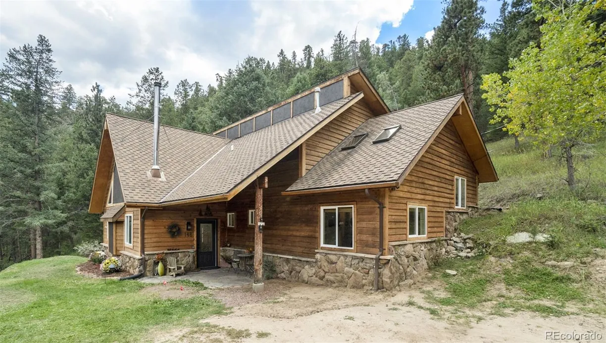 Denver Real Estate | View 148 Big Pine Lane | 3 Beds, 2 Baths