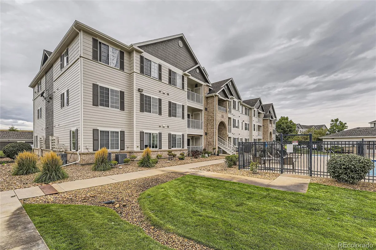 Denver Real Estate | View 15700 E Jamison Drive, 7-208 | 3 Beds, 2 Baths