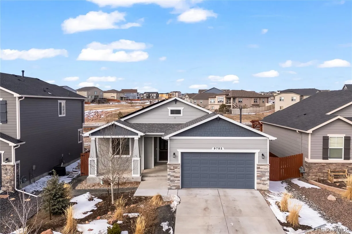 Denver Real Estate | View 9782 Emerald Vista Drive | 4 Beds, 3 Baths