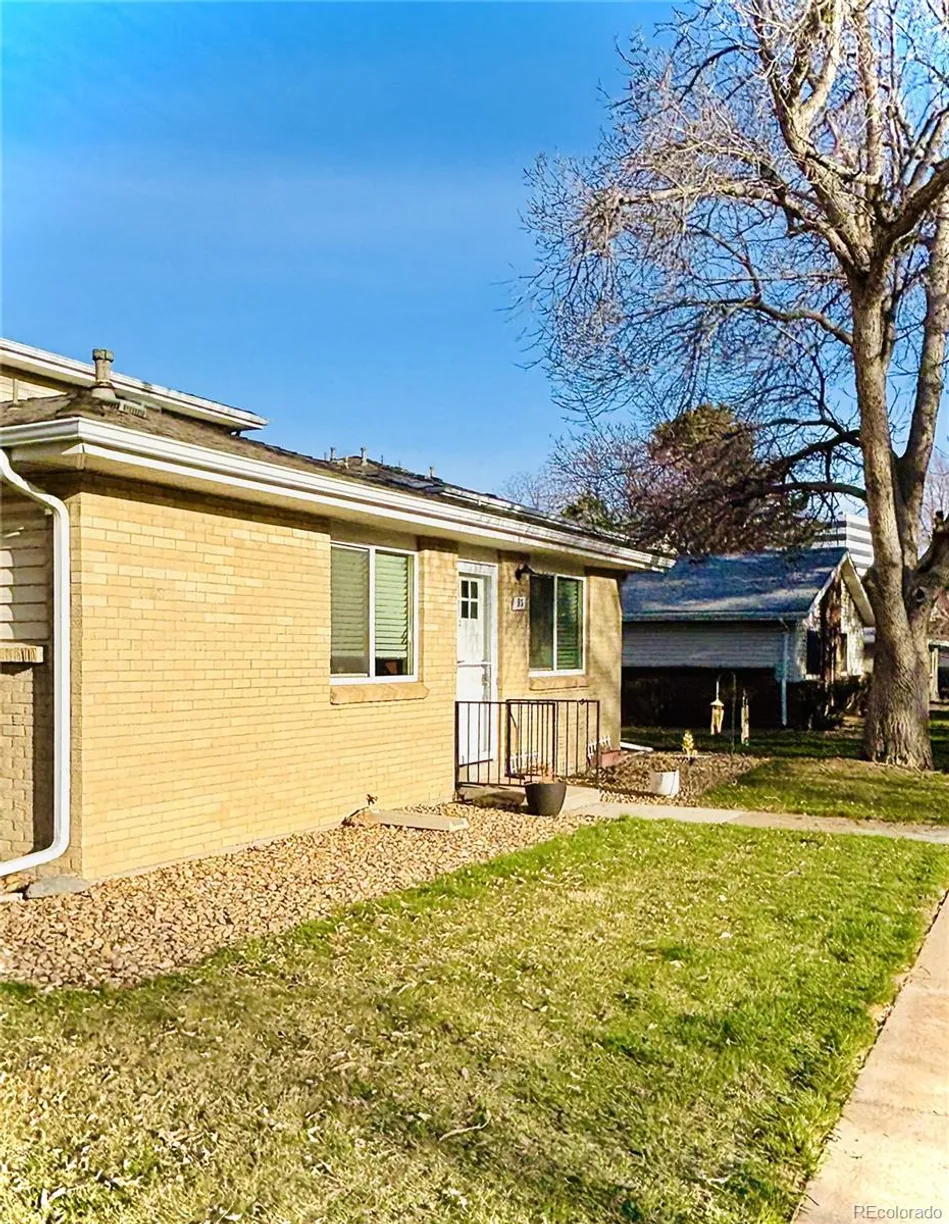 Denver Real Estate | View 9105 E Lehigh Avenue, 93 | 2 Beds, 1 Bath