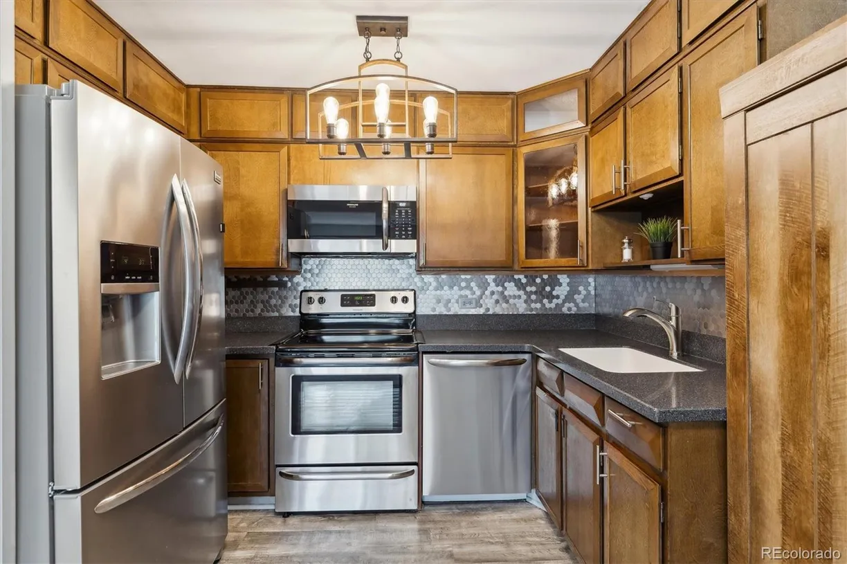 Denver Real Estate | View 615 S Alton Way, 7A | 2 Beds, 2 Baths