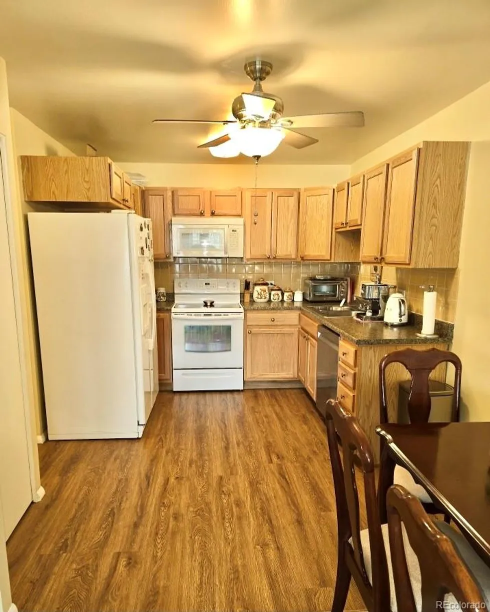 Denver Real Estate | View 635 S Alton Way, 1B | 2 Beds, 1 Bath