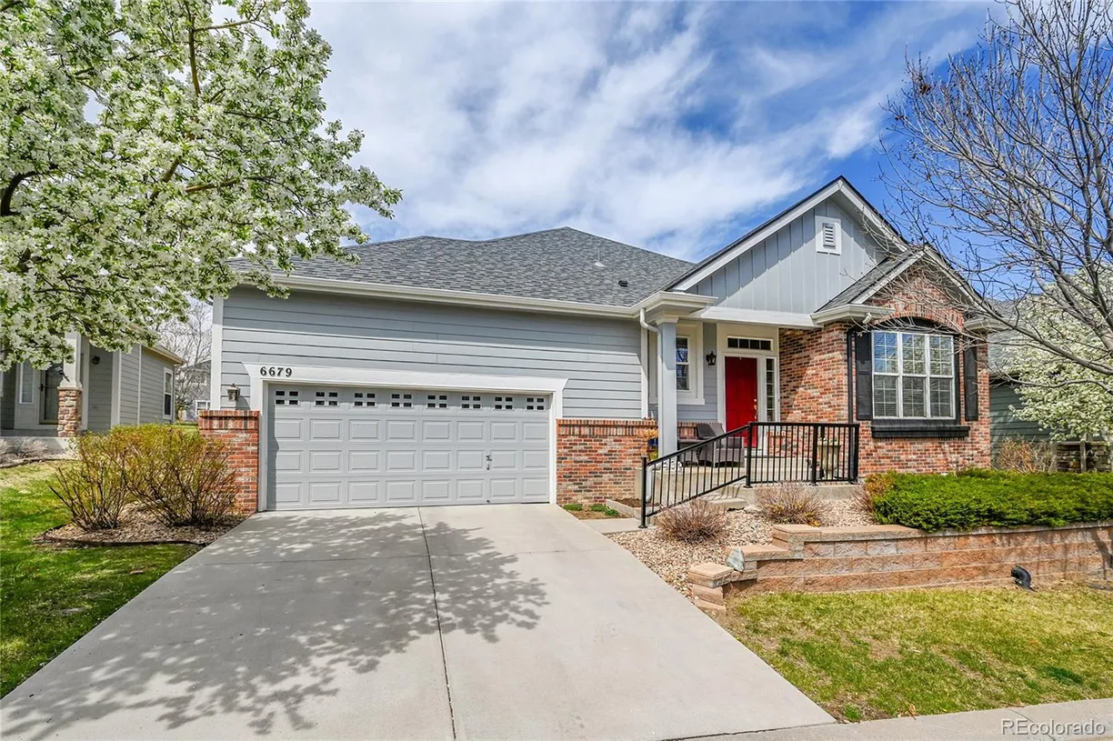 Denver Real Estate | View 6679 S Robb Street | 2 Beds, 2 Baths