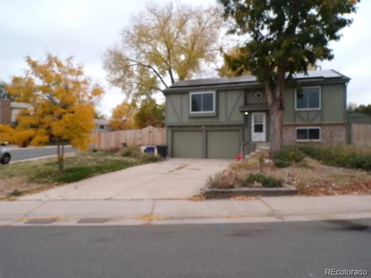 Denver Real Estate | View 5843 S Robb Street | 3 Beds, 2 Baths