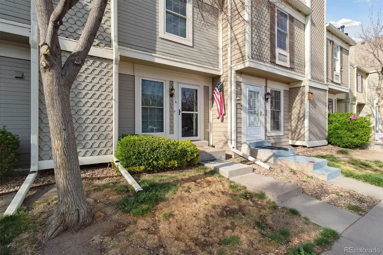 Denver Real Estate | View 1811 S Quebec Way, 216 | Listing