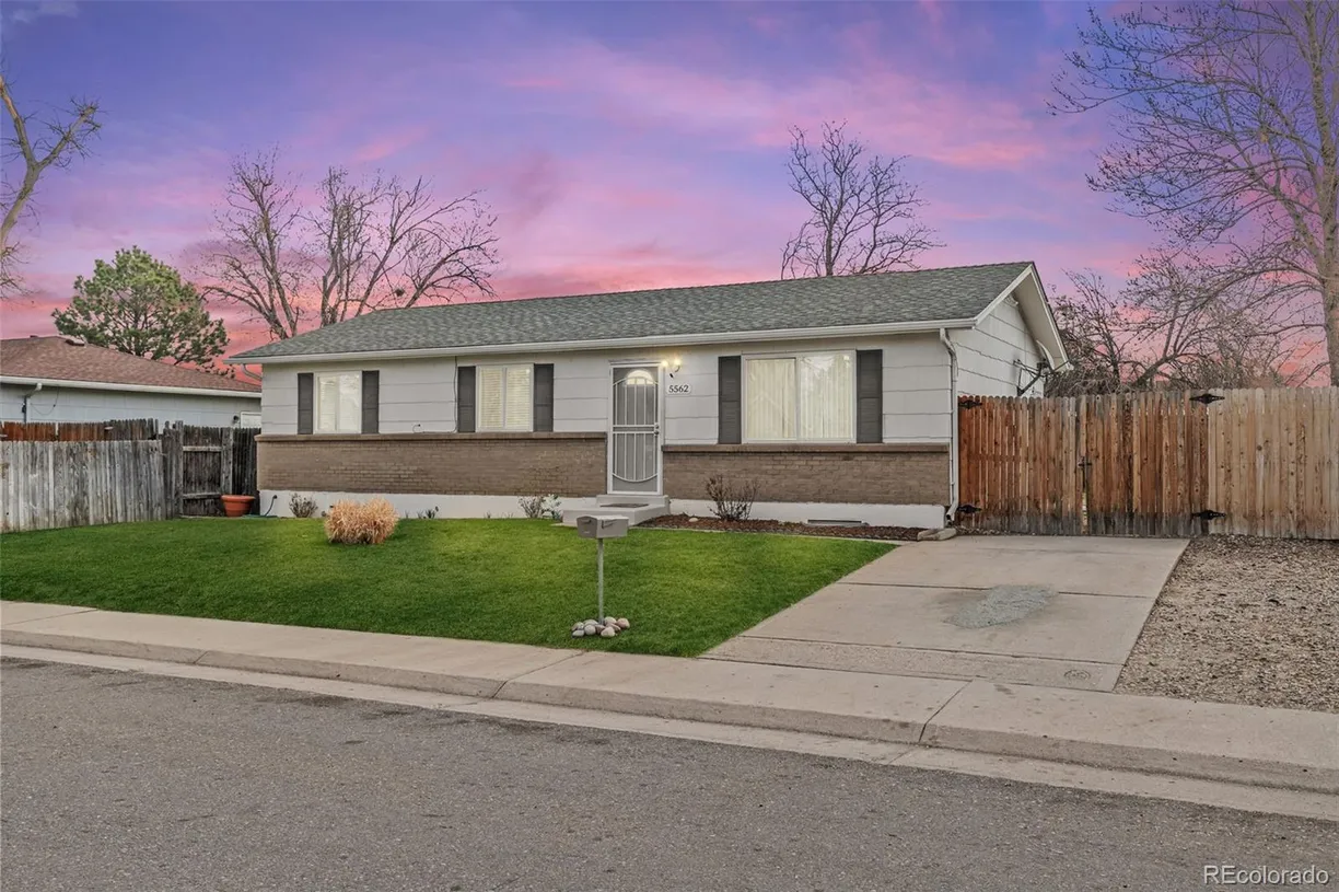 Denver Real Estate | View 5562 Anaheim Way | 4 Beds, 2 Baths