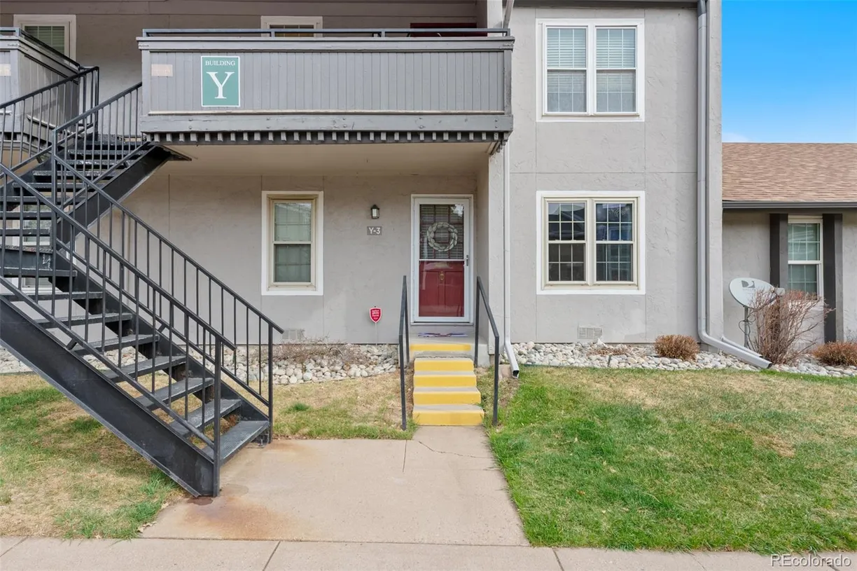Denver Real Estate | View 2301 E Fremont Avenue, Y03 | 2 Beds, 2 Baths