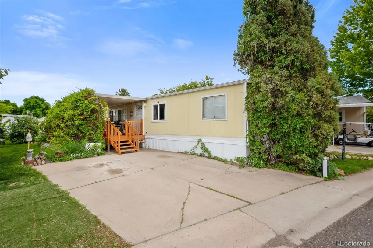 Denver Real Estate | View 8201 S Santa Fe Drive | 3 Beds, 2 Baths