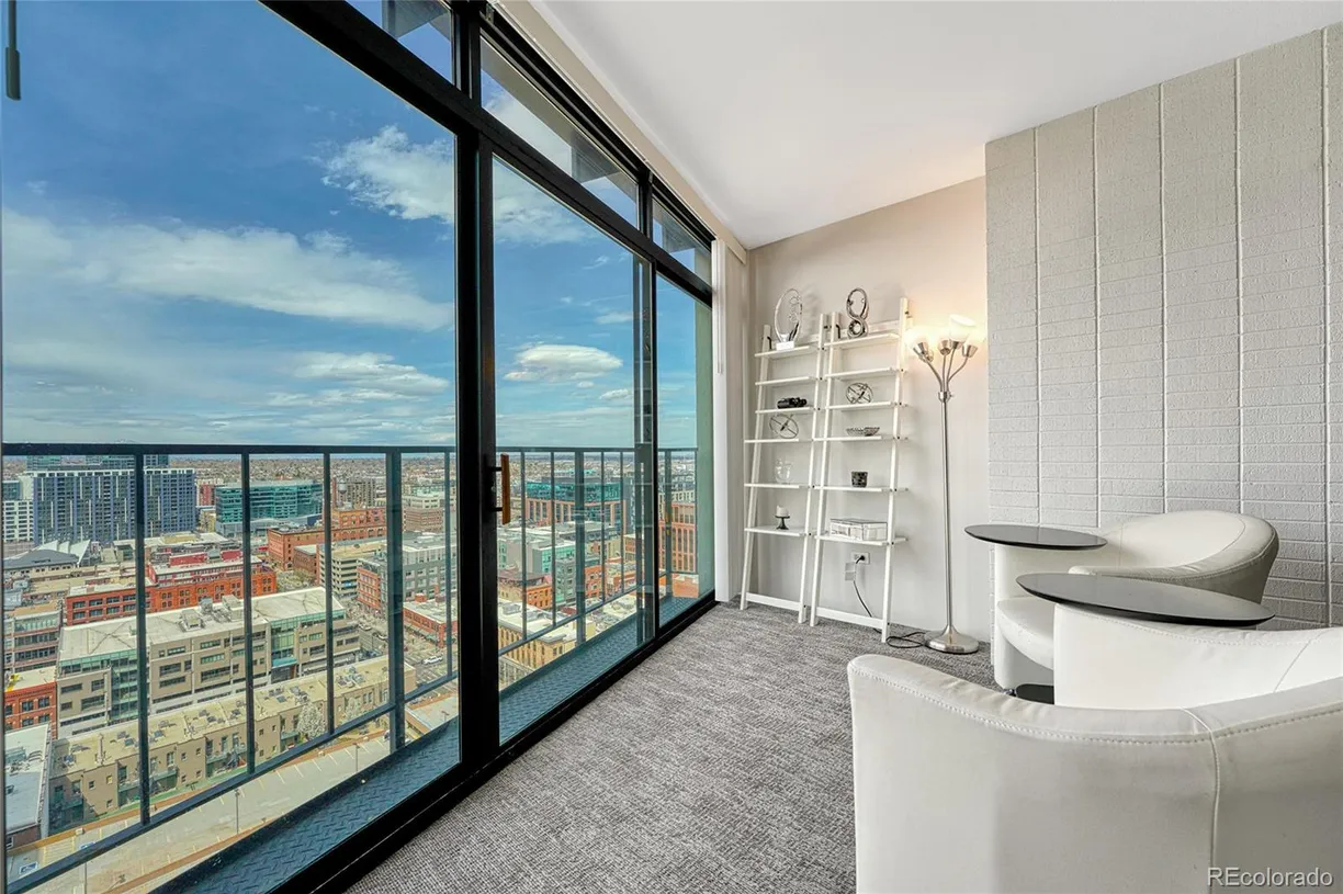 Denver Real Estate | View 1777 Larimer Street, 2201 | 2 Beds, 1 Bath