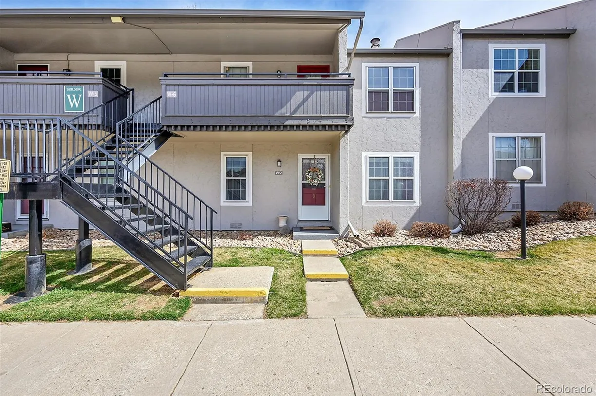 Denver Real Estate | View 2301 E Fremont Avenue, W02 | 2 Beds, 1 Bath