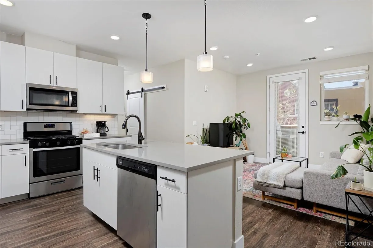 Denver Real Estate | View 2729 W 28th Avenue, 302 | 1 Bed, 1 Bath