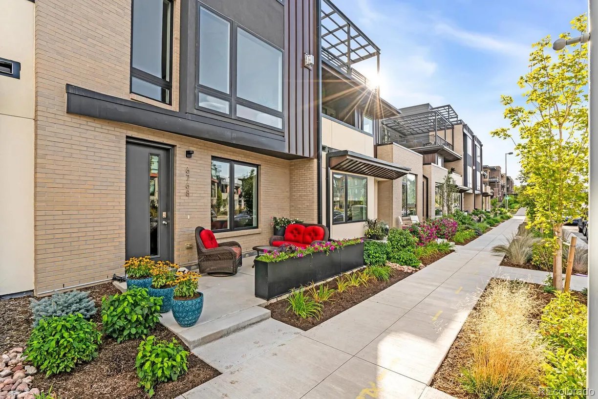 Denver Real Estate | View 6768 E Lowry Boulevard | 2 Beds, 3 Baths
