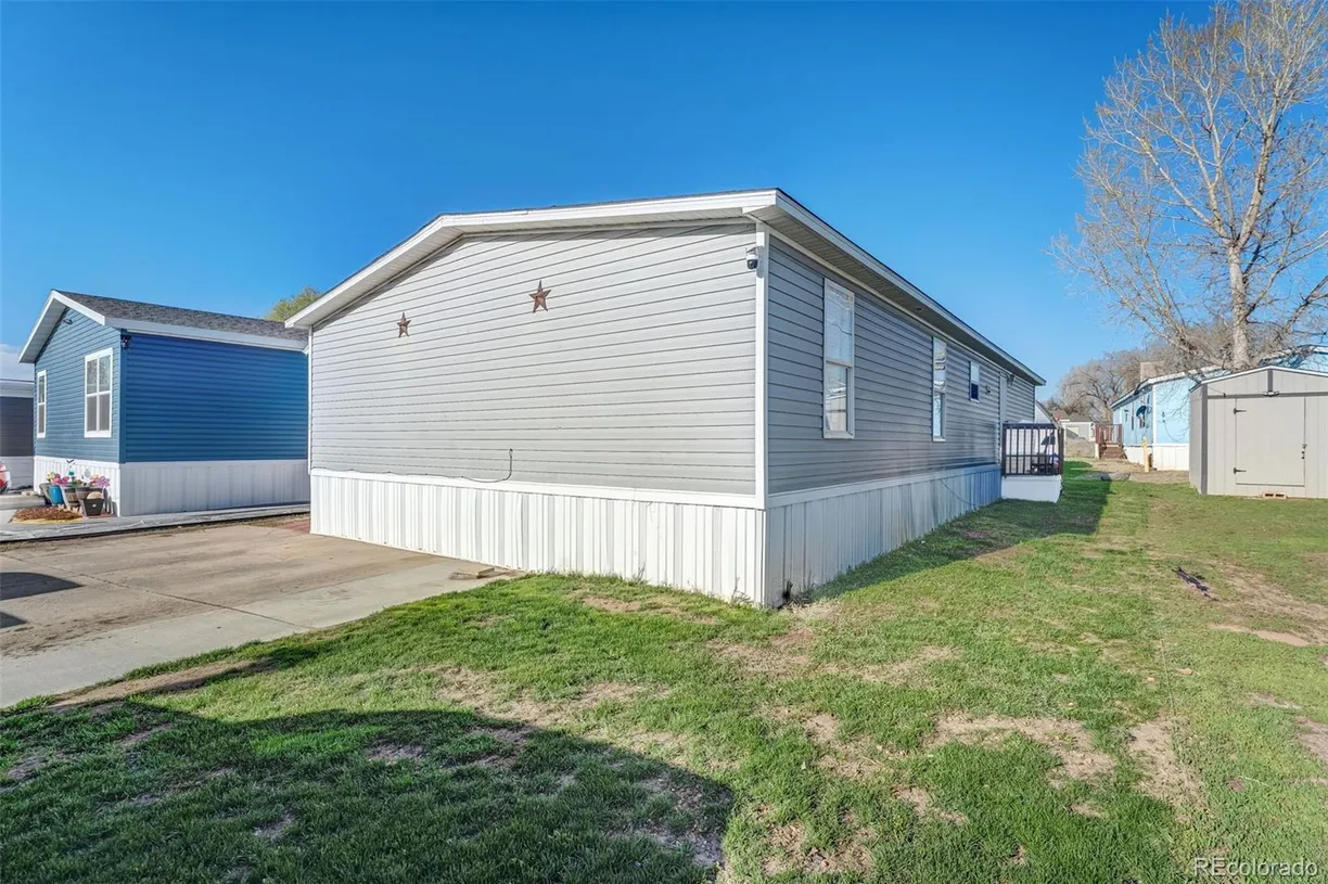 Denver Real Estate | View 2885 E Midway Boulevard | 3 Beds, 2 Baths