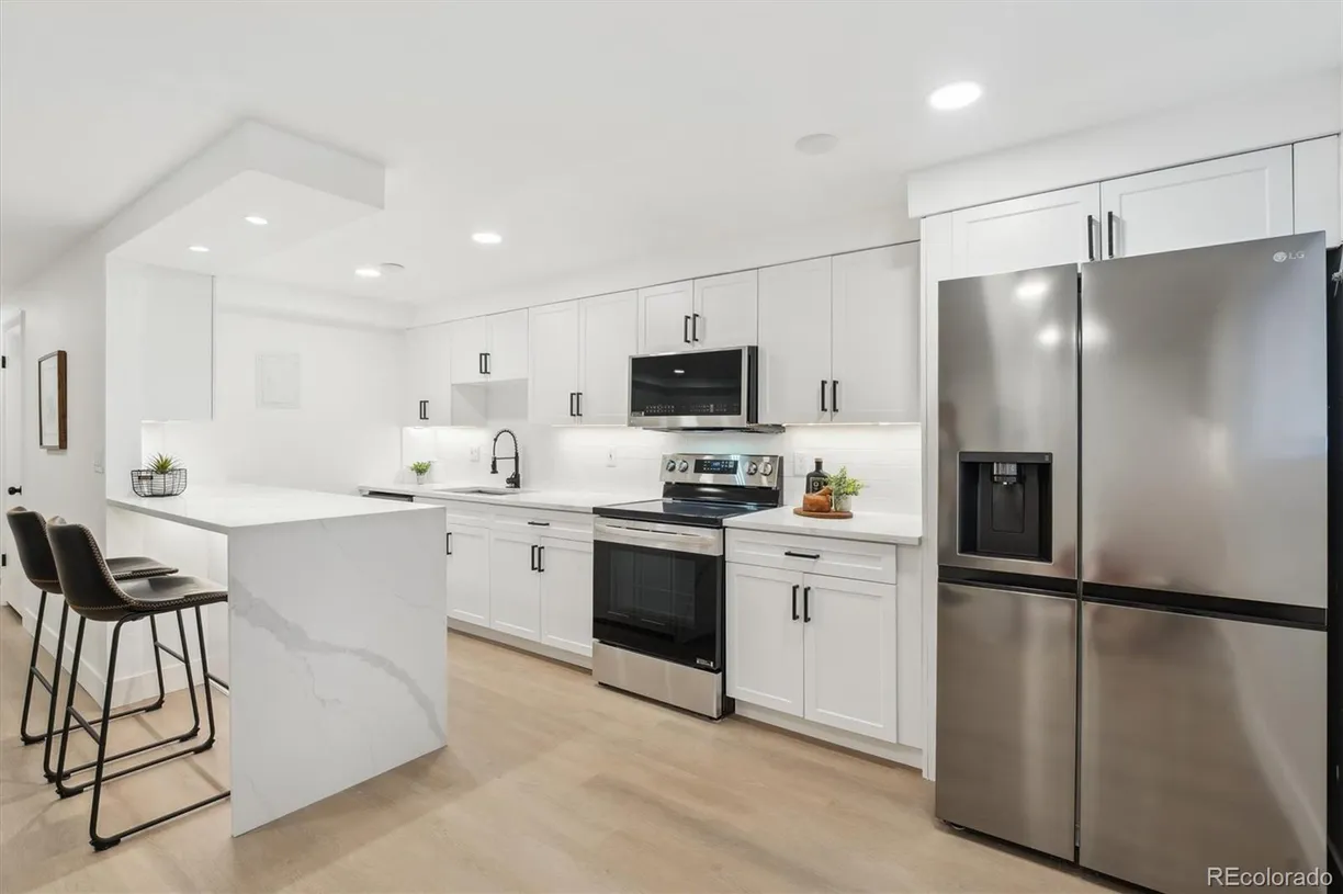 Denver Real Estate | View 252 N Pennsylvania Street, 102 | 2 Beds, 1 Bath