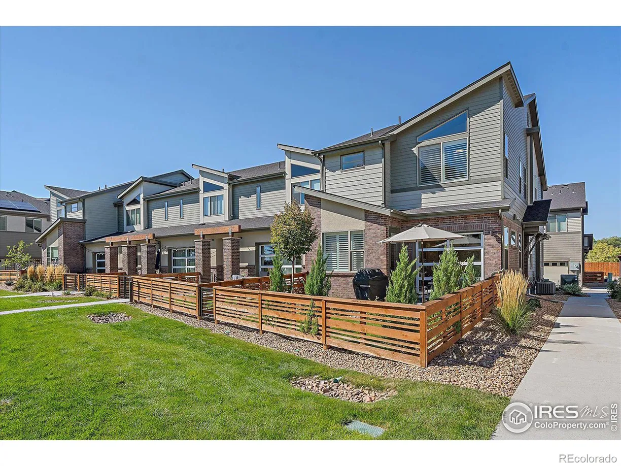 Denver Real Estate | View 4017 S Teller Street | 3 Beds, 2 Baths