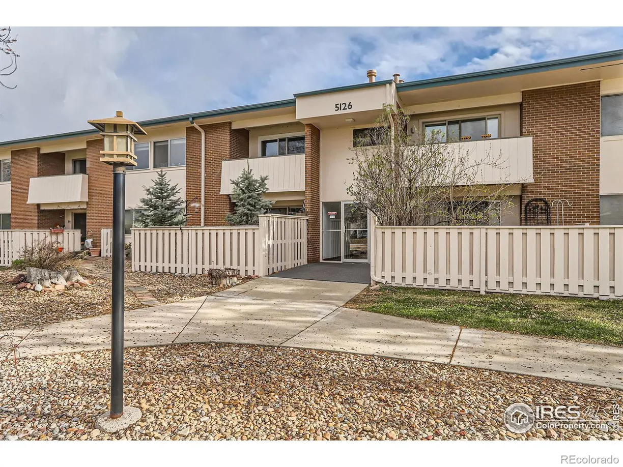 Denver Real Estate | View 5126 Williams Fork Trail, 206 | 2 Beds, 2 Baths