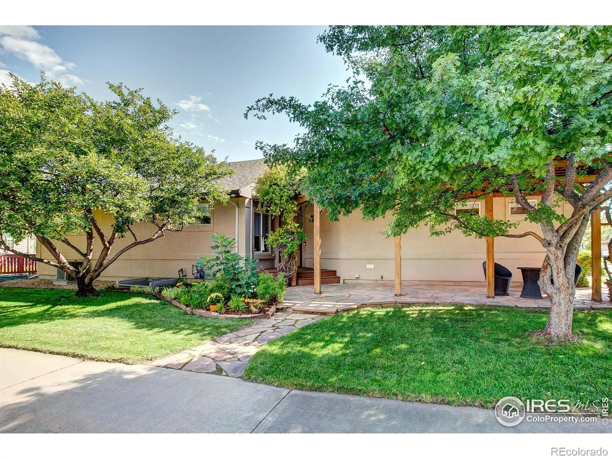 Denver Real Estate | View 3126 Yellowstone Circle | 2 Beds, 2 Baths