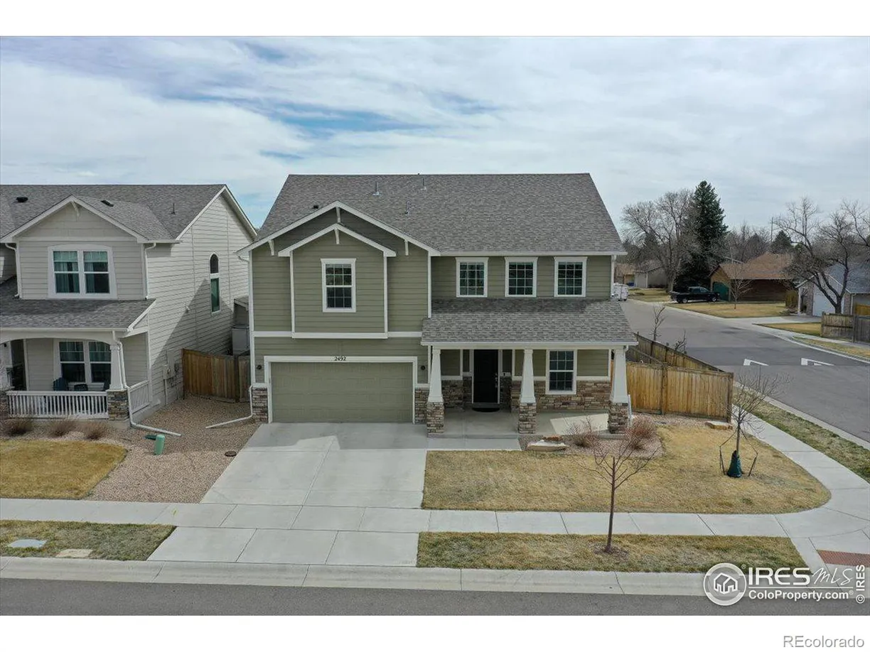 Denver Real Estate | View 2492 Crown View Drive | 3 Beds, 2 Baths