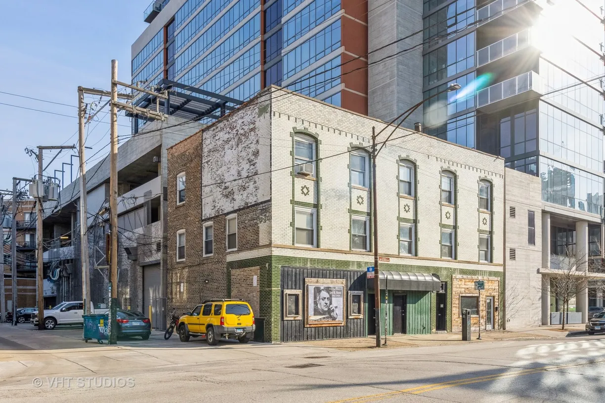 Chicago Real Estate | View 840 W Grand Avenue | Listing