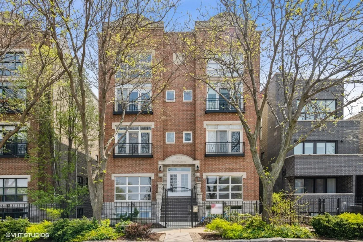 Chicago Real Estate | View 1335 N Mohawk Street, 2N | 2 Beds, 2 Baths