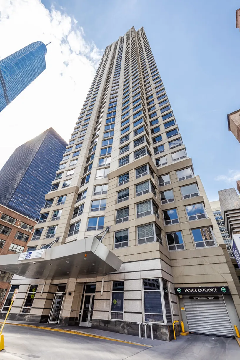 Chicago Real Estate | View 440 N Wabash Avenue, P-553