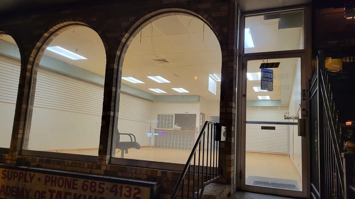 Chicago Real Estate | View 4821 W Irving Park Road