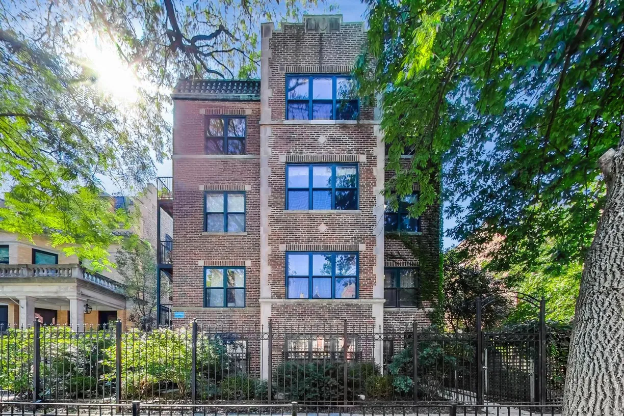 Chicago Real Estate | View 627 W ARLINGTON Place, 2S | 1 Bed, 1 Bath