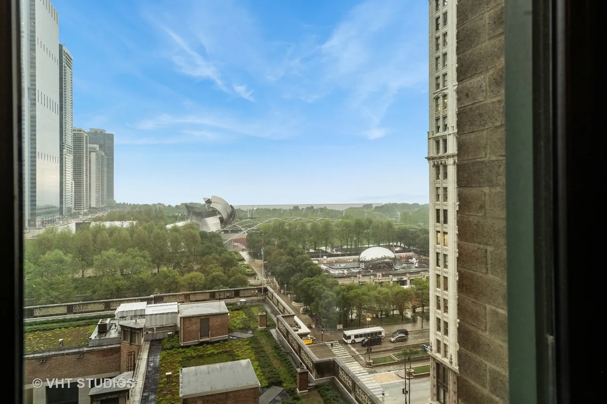 Chicago Real Estate | View 111 N Wabash Avenue, 1220 | Listing