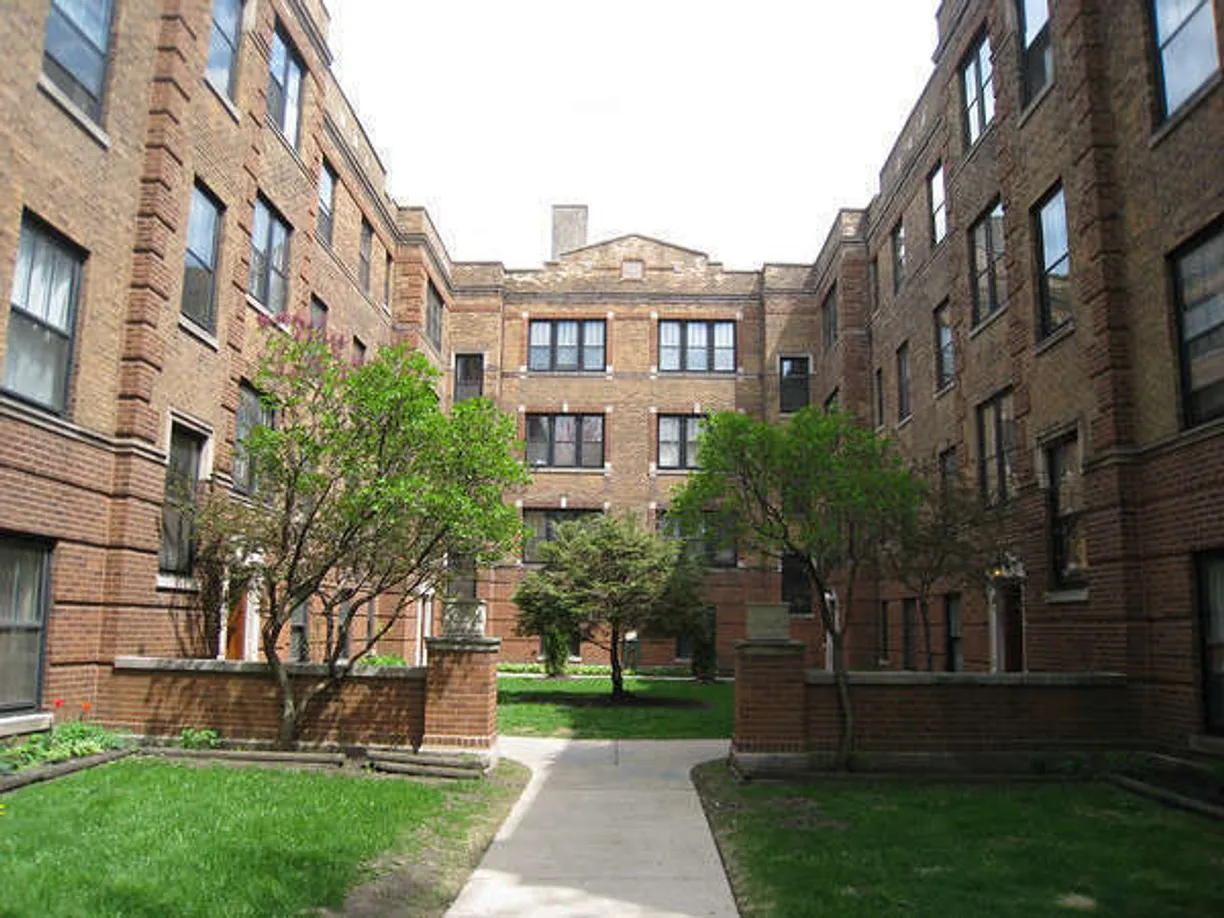 Chicago Real Estate | View 3507 N Racine, 1E | 2 Beds, 1 Bath