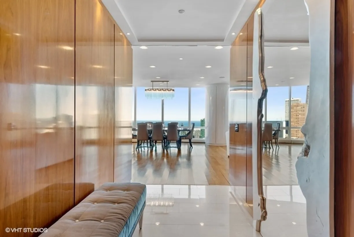 Chicago Real Estate | View 401 N Wabash Avenue, 41AB | Listing
