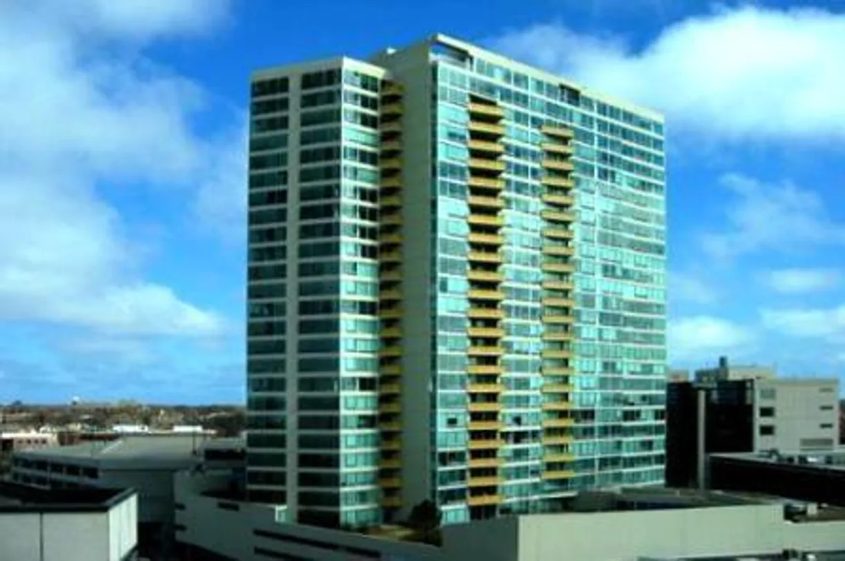 Chicago Real Estate | View 1720 Maple Avenue, 860 | 1 Bed, 1 Bath