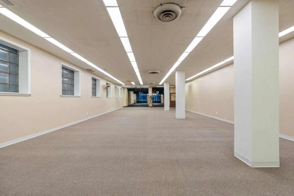 Chicago Real Estate | View 175 W Washington Street | Listing