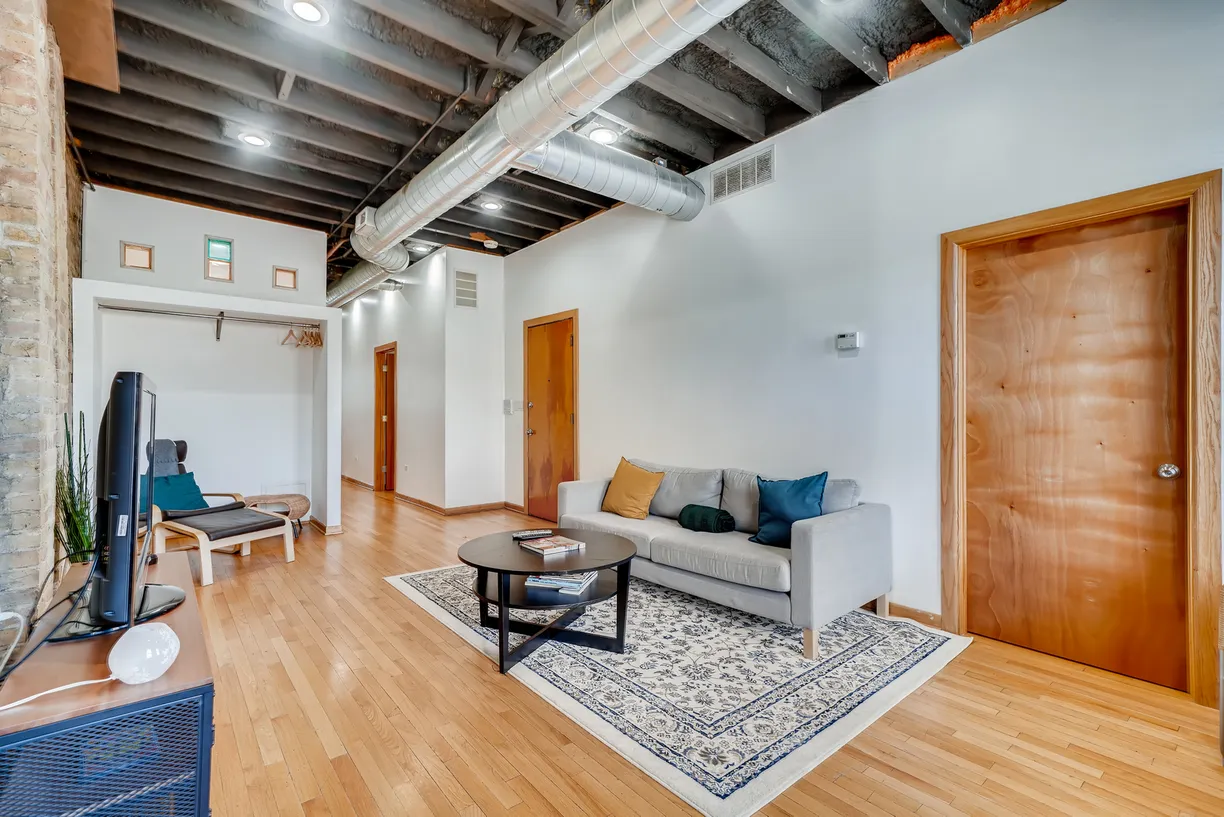 Chicago Real Estate | View 2014 N Halsted Street | Listing