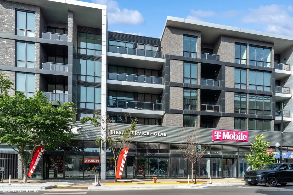 Chicago Real Estate | View 1647 N Milwaukee Avenue, 505 | 1 Bed, 1 Bath