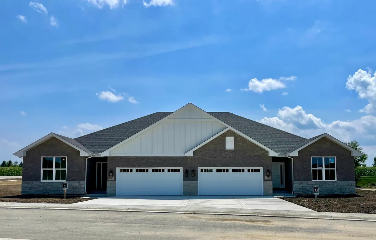 Chicago Real Estate | View 15919 Prairie View Court, T2 | 2 Beds, 2 Baths