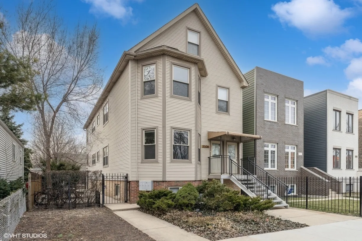 Chicago Real Estate | View 3508 N Lowell Avenue, 1 | 3 Beds, 2 Baths