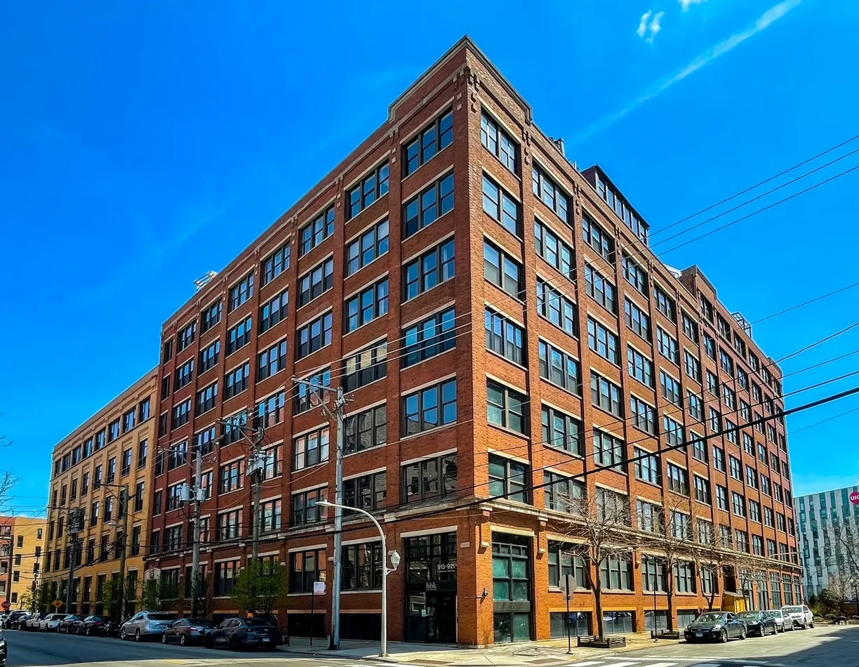 Chicago Real Estate | View 913 W Van Buren, 4B | 2 Beds, 1 Bath