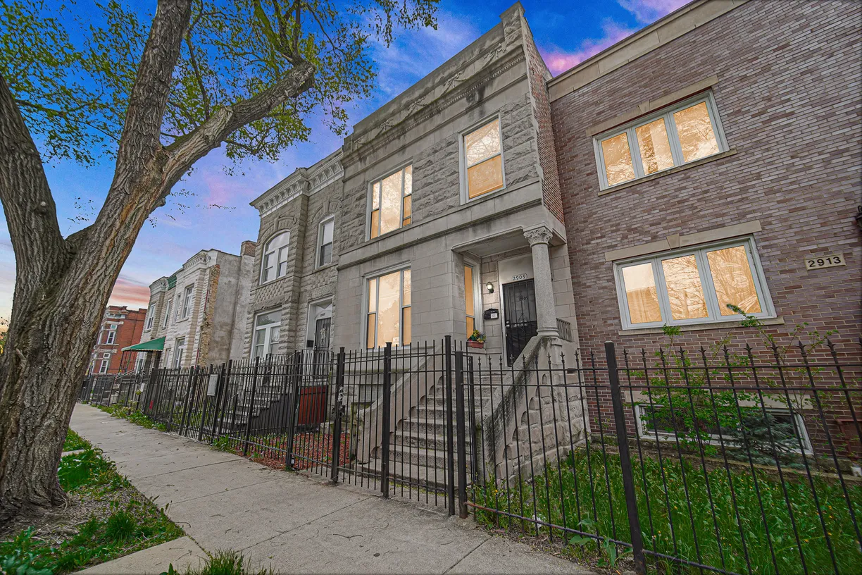 Chicago Real Estate | View 2909 W Wilcox Street | 6 Beds, 2 Baths